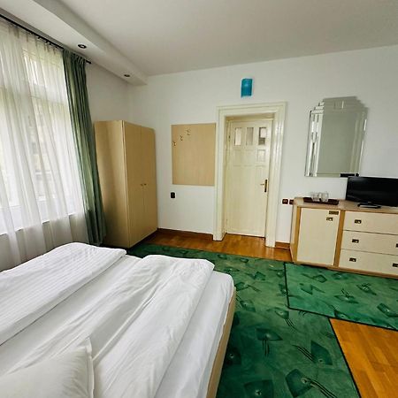 Rapsodia Sinaia Bed & Breakfast Exterior photo
