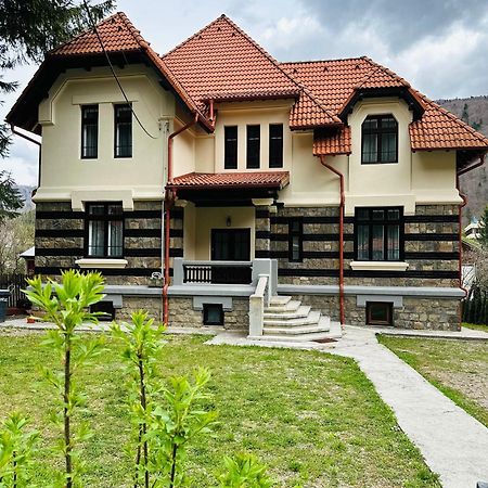 Rapsodia Sinaia Bed & Breakfast Exterior photo