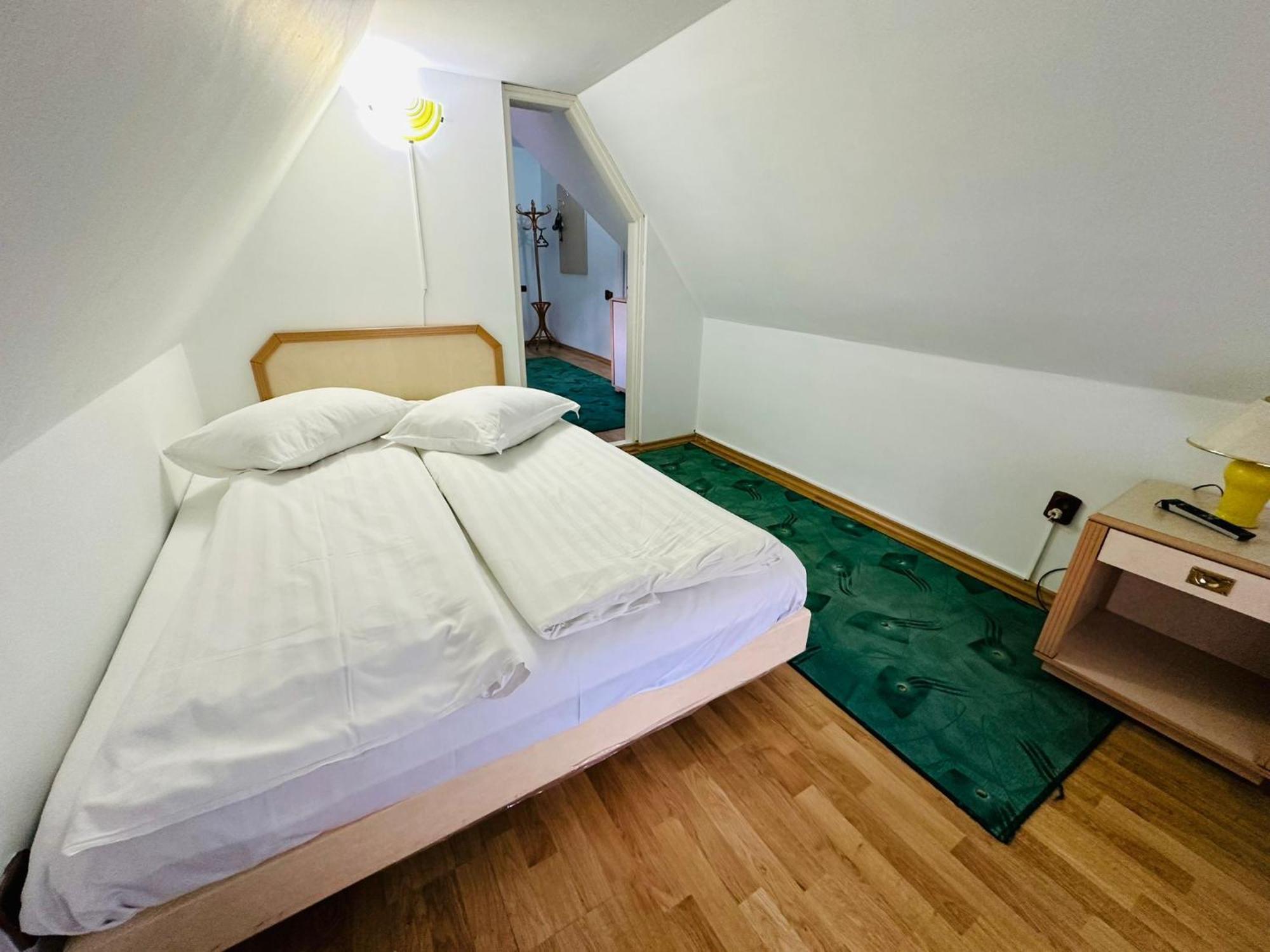 Rapsodia Sinaia Bed & Breakfast Exterior photo