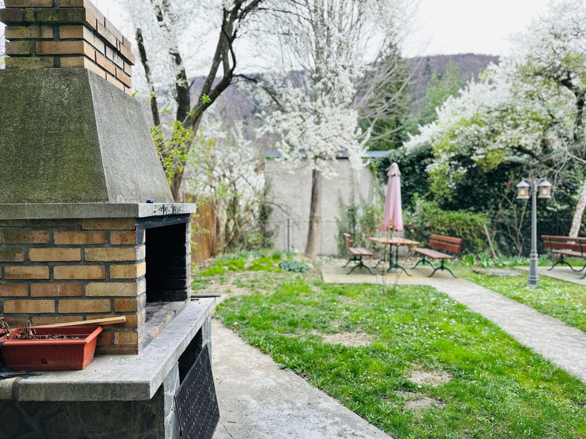 Rapsodia Sinaia Bed & Breakfast Exterior photo