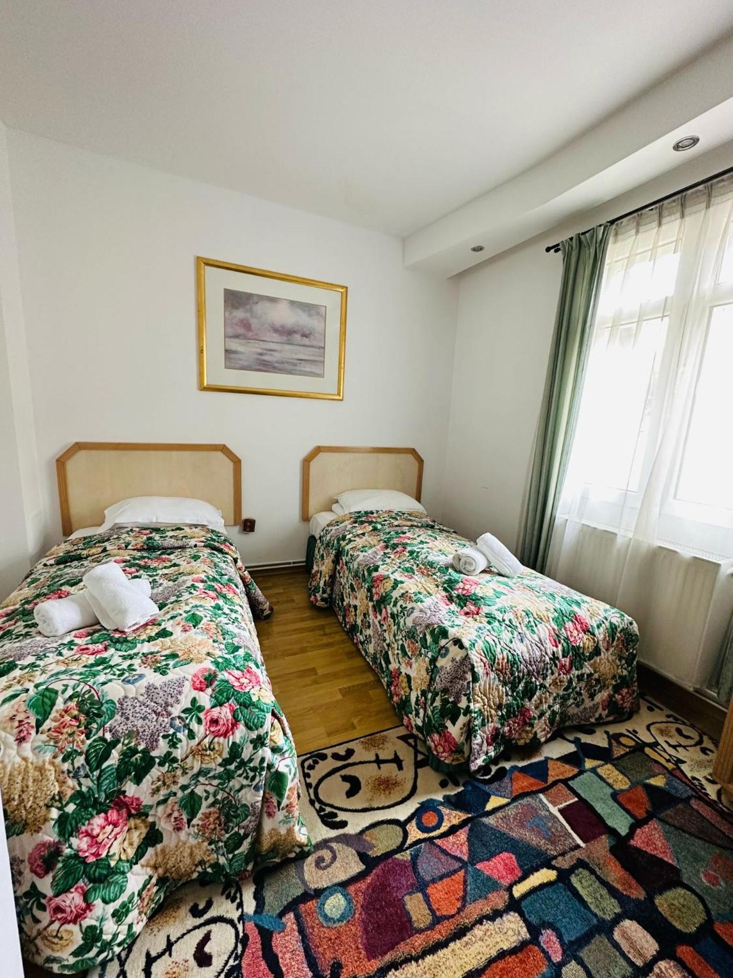 Rapsodia Sinaia Bed & Breakfast Exterior photo