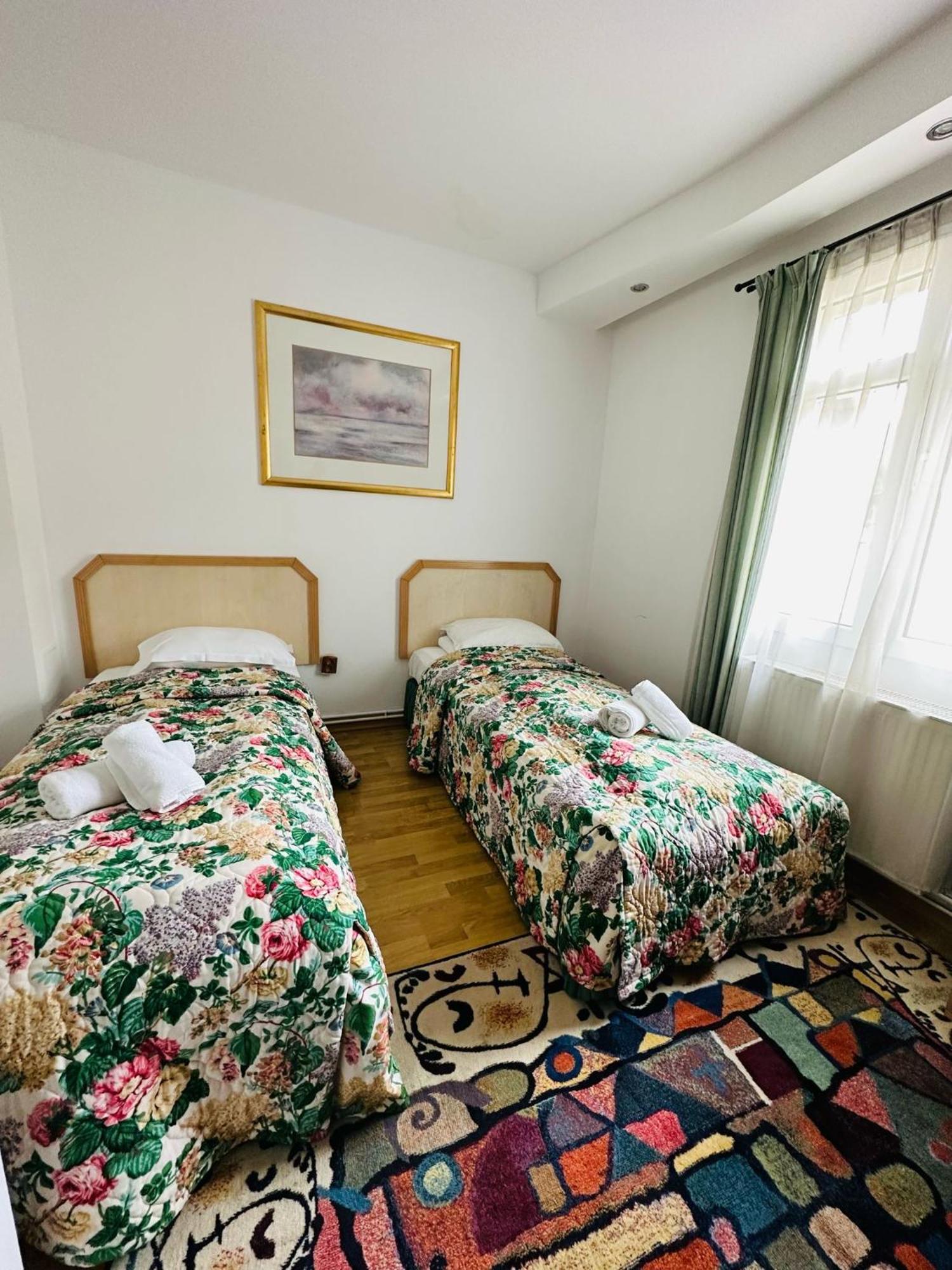 Rapsodia Sinaia Bed & Breakfast Exterior photo