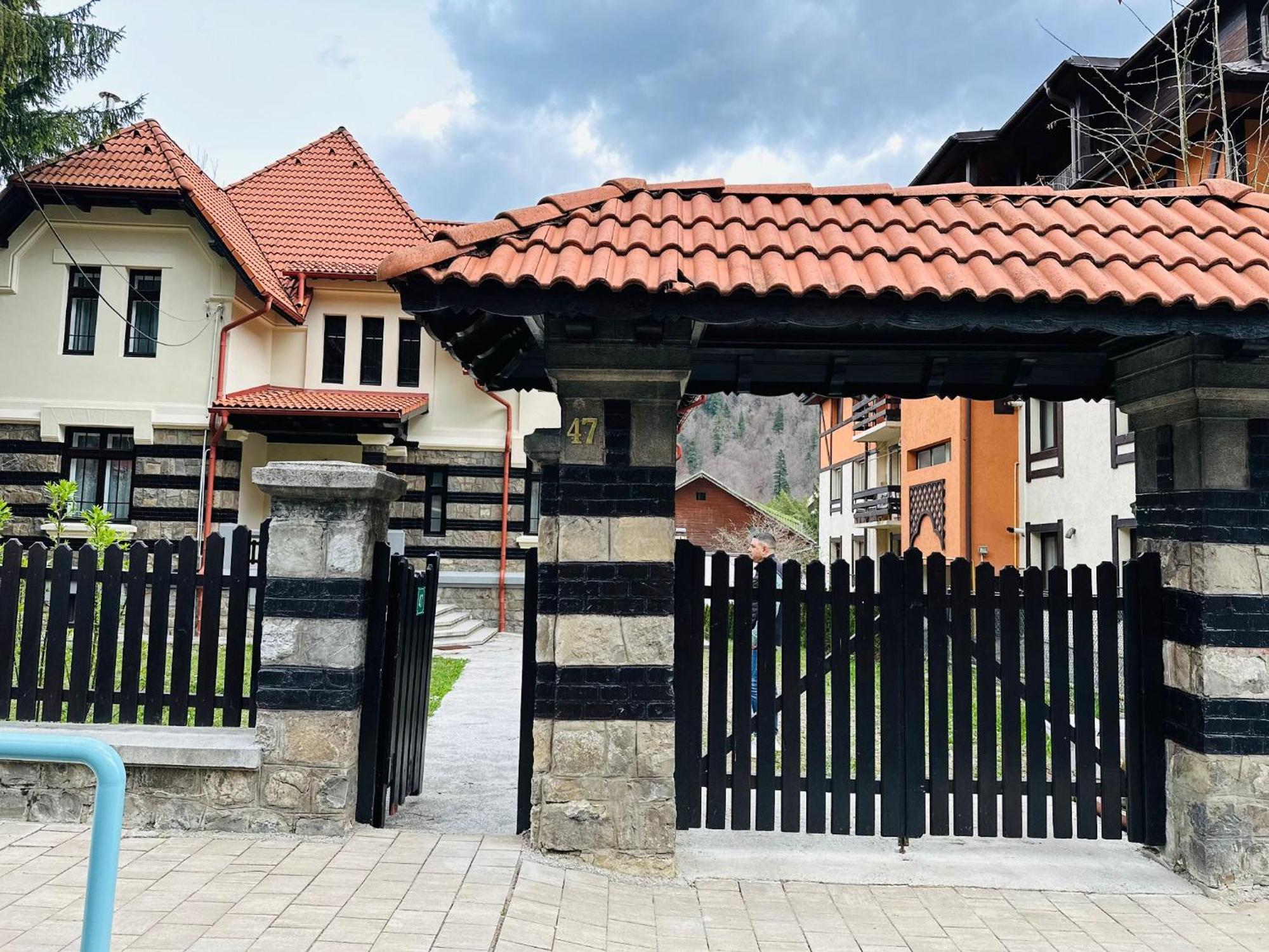 Rapsodia Sinaia Bed & Breakfast Exterior photo